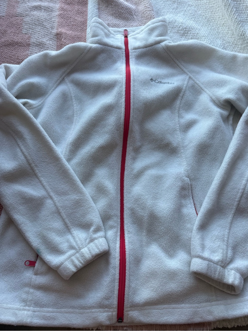 Columbia woman’s' White Fleece Jacket with Pink Zip
